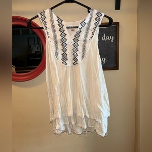White patterned tank top